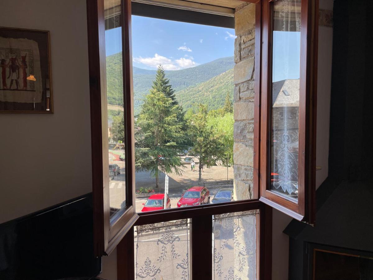 Apartaments Pirinenc Esterri D'Aneu Εξωτερικό φωτογραφία